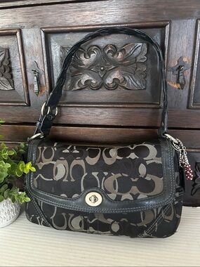 Vintage Y2K Coach Black and Tan Signature Jacquard Shoulder Bag